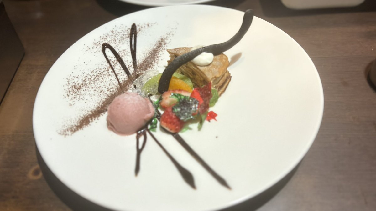 melon67823's tweet photo. 最近自分で料理するってよりお店とか学校ですることの方が多い
あ、お久しぶり生きてます https://t.co/G6a4iC8DPx