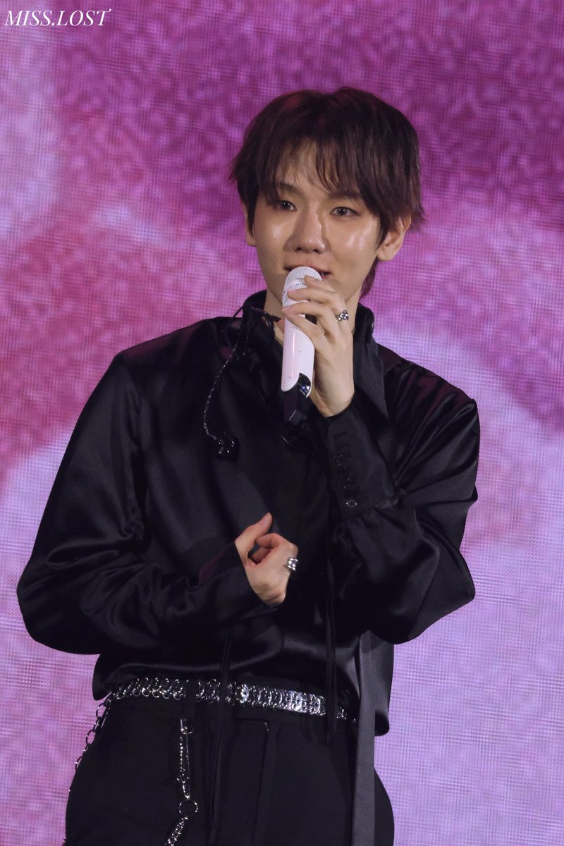 LOST_B056's tweet photo. 260103 Reverie [dot] in 首尔
You are beautiful💖
#백현 #BAEKHYUN #边伯贤 #ベッキョン 
@B_hundred_Hyun @BAEKHYUN_INB100 https://t.co/0tAg68QQhq