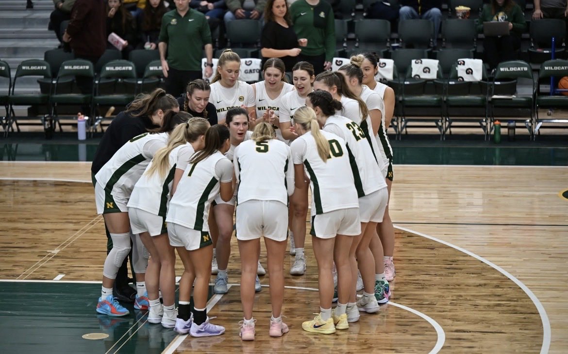 CoachThousand's tweet image. NMU is a very special place BUT these people make this place different!!!!! 🥰🥰🥰 #SmilesforMiles #TimesaThousand