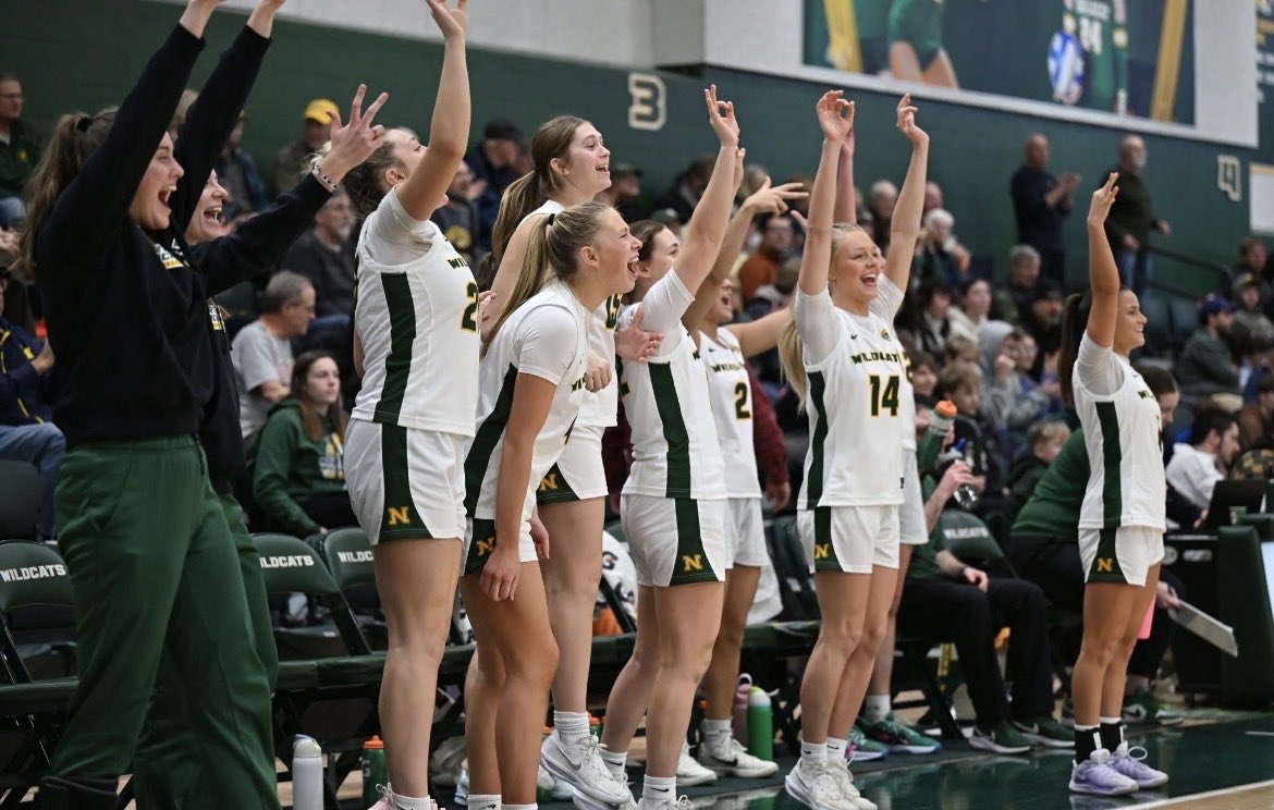 CoachThousand's tweet image. NMU is a very special place BUT these people make this place different!!!!! 🥰🥰🥰 #SmilesforMiles #TimesaThousand
