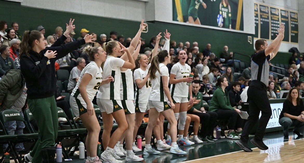 CoachThousand's tweet image. NMU is a very special place BUT these people make this place different!!!!! 🥰🥰🥰 #SmilesforMiles #TimesaThousand