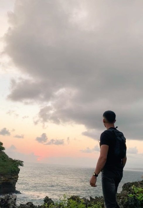 adlyansyah06's tweet photo. Pengen cuddle 🥲habis itu pergi nyunset bareng.
#GayJogja https://t.co/aFX4WJboiR