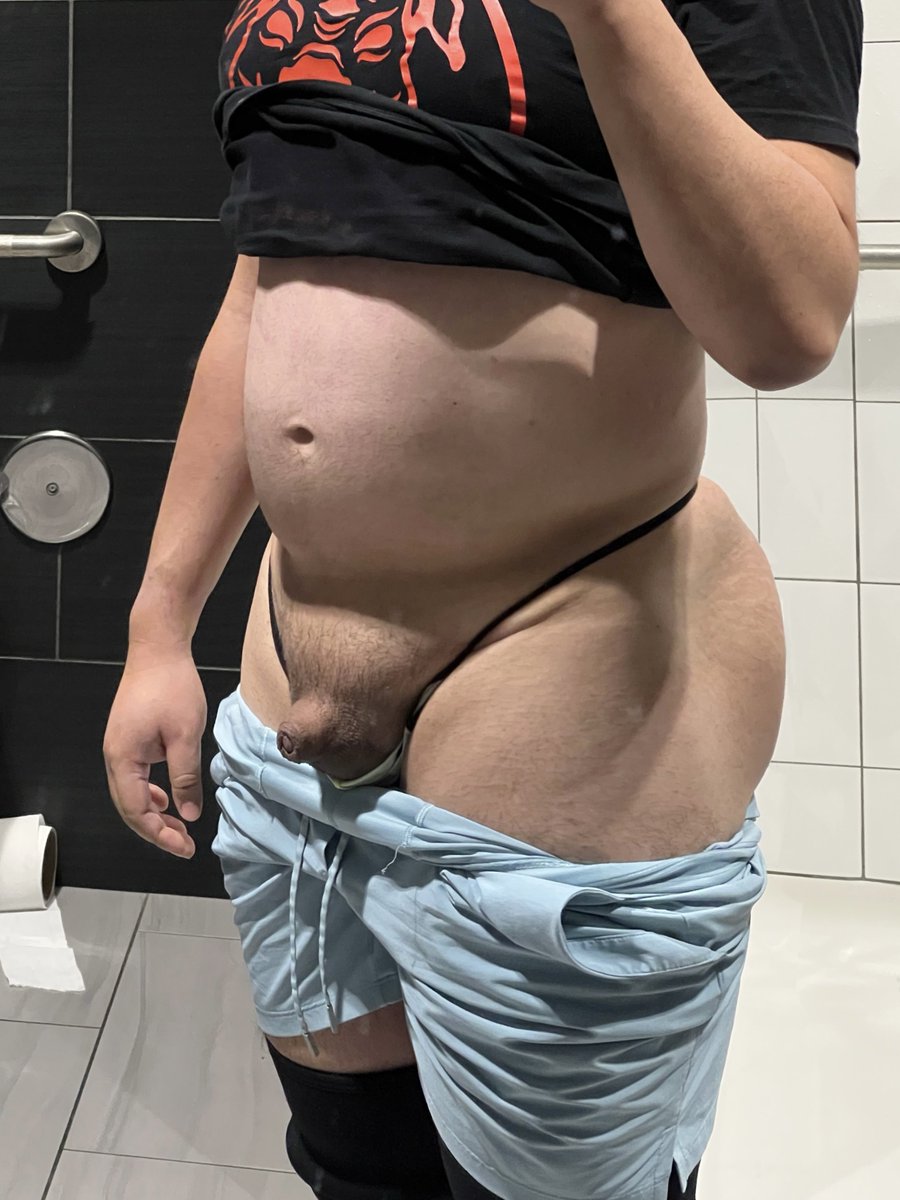 FluffyBuns3000's tweet photo. Small dick, thick cheeks https://t.co/MKiIqF6ono