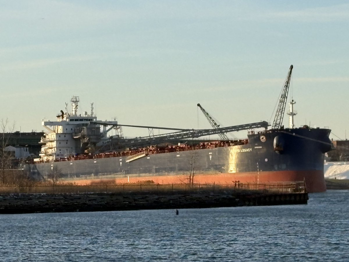 EricWiberg's tweet image. ALGOMA LEGACY Bahama flag self unloaded bulk ship discharges Mexican road salt in Chelsea creek Boston.