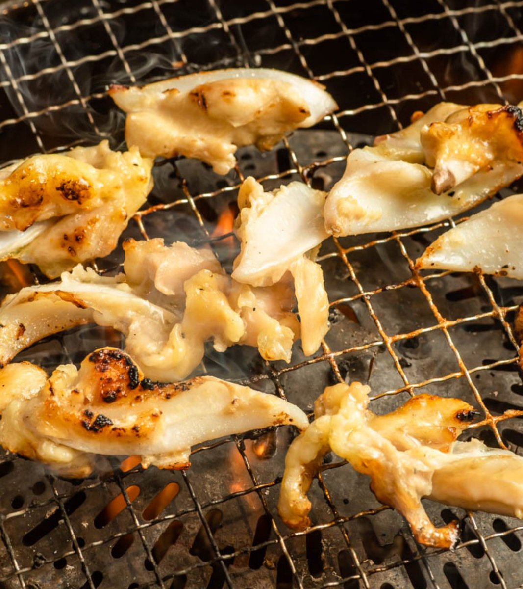 yakiniku_king_'s tweet photo. 「鶏なんこつ焼」を食べるなら…

味噌で濃厚に！▶︎リポスト🔁
シンプルに塩で！▶︎いいね❤️

どっちが好き❓
リポストかいいねで教えて😆 https://t.co/ZQJtVOpDaW