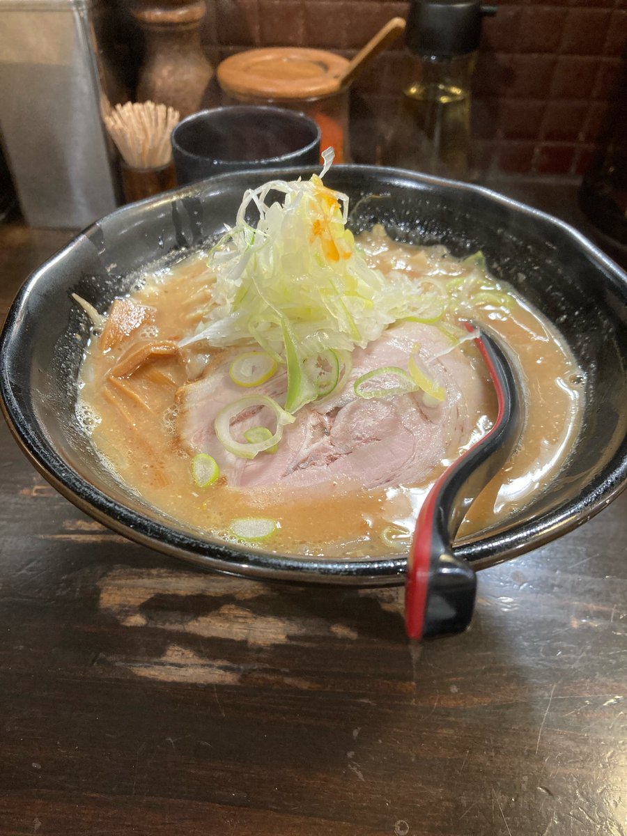 麺処　花田　池袋本店
味噌ラーメン美味しかった！
並びすごかったけど！