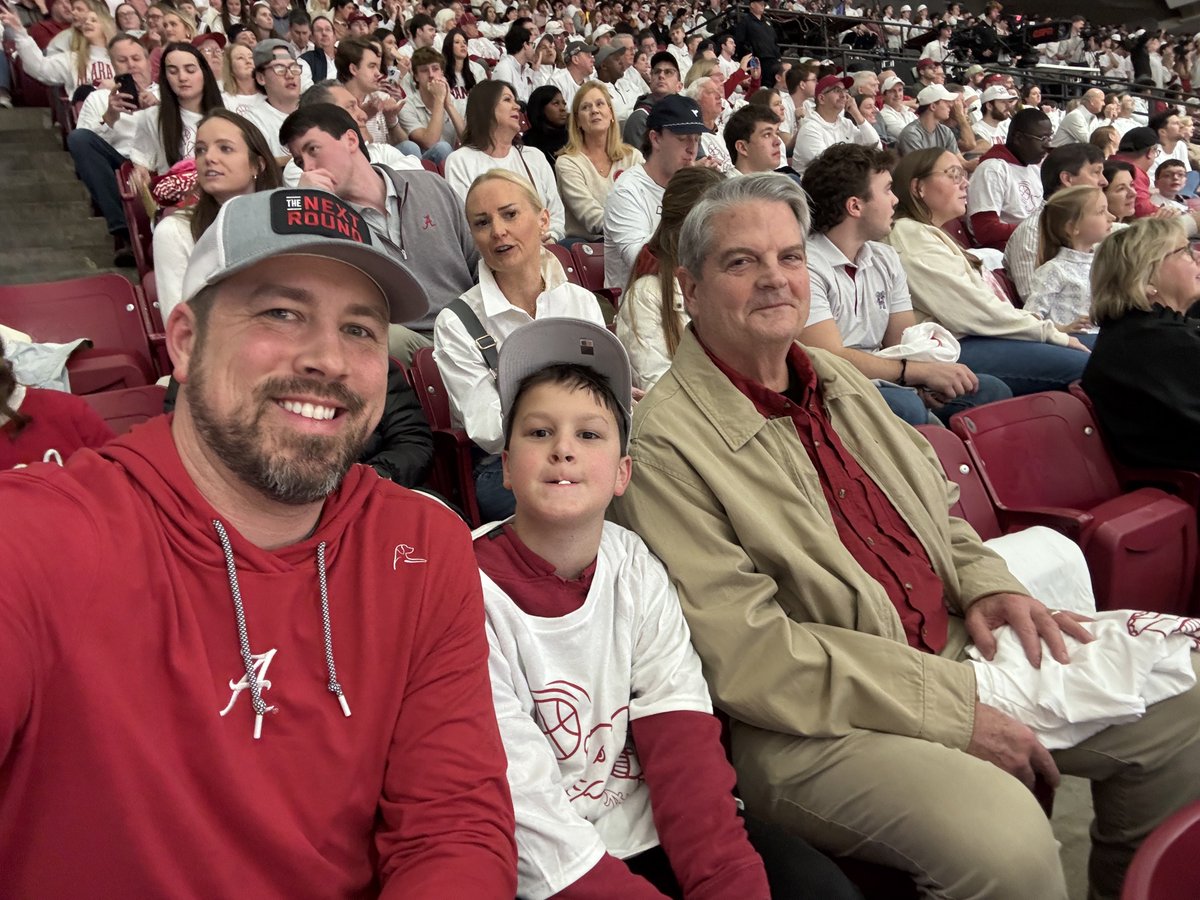 jonathan_thorn's tweet photo. @NextRoundLive @jimdunaway not a bad atmosphere for the end of the NCAA as we know it https://t.co/LQGWwJdsS1