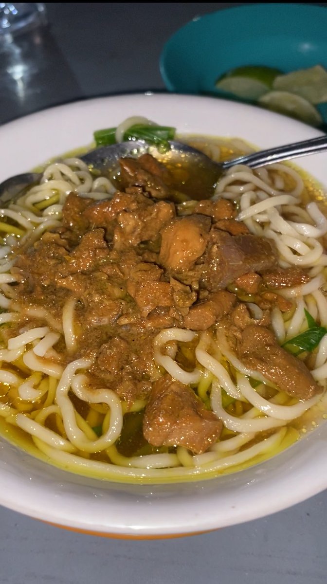 triarhw's tweet photo. @Nhano_nougat mie ayam 25-35k, ayam lalapan 45-60k, dom morowali https://t.co/GVhWLNe8J4