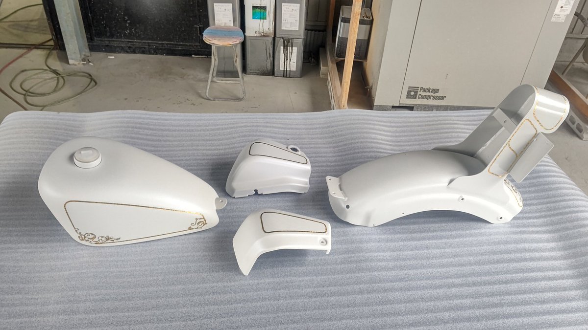 1018Ryoya's tweet photo. ドラスタ250白で作ったけど
俺には似合わん気がしてきた https://t.co/UoPVSnQUwy