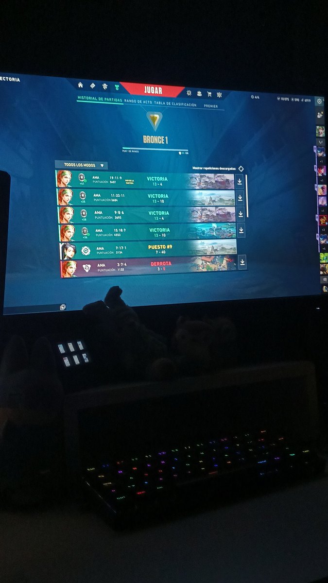 Mikyhani's tweet photo. Mí gente latinaaaaa, anoche subí a bronce jijiji encima en la última partida quedé mvp 😎👌
Doy clases los jueves, siganme para más consejos jijiji https://t.co/t0fm7Qhsfd