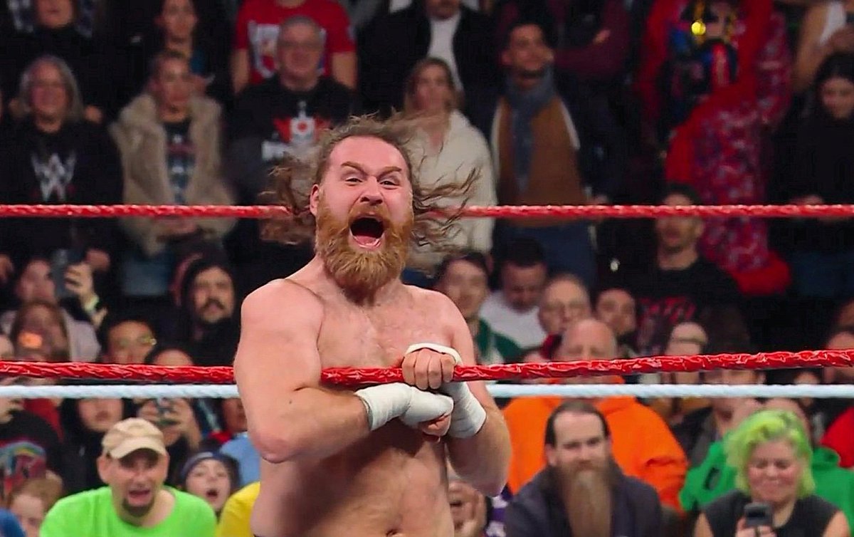 JustAlyxCentral's tweet image. Sami Zayn wins the Fatal 4-Way to earn a WWE Championship match against Drew McIntyre at the Royal Rumble.

I think the direction is pretty clear: Sami loses that title match, but later that same night, he goes on to win the Men’s Royal Rumble.

To me, this feels like a long-term…