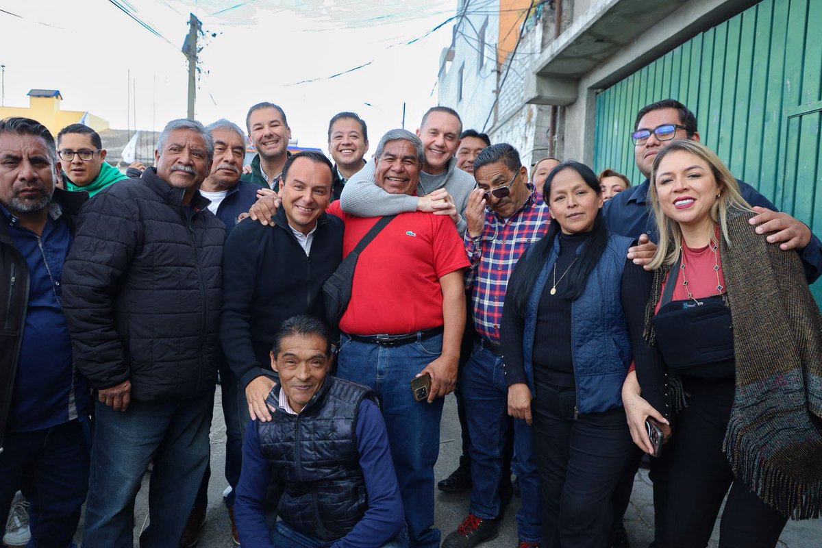 Fue un sábado increíble con mi familia de San Pablo Chimalpa. Ver a todos los niños felices, compartir risas y estar juntos es, sin duda, uno de los mayores regalos de la vida.

Gracias por acompañarme y hacer de este Día de Reyes un momento mágico e inolvidable.

Son estos