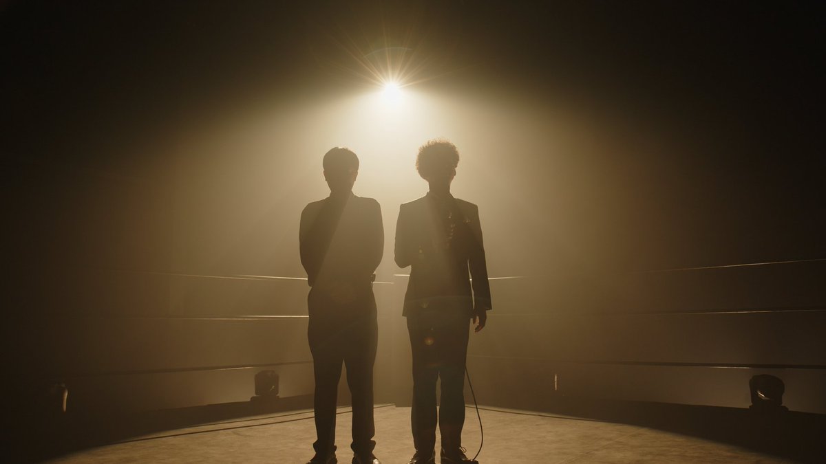 それでは間もなく
トヨタスーパースペシャルタイトルマッチを行います...

‐ 1/27(火)18:00 開幕 ‐

赤コーナーより
M1王者の入場です