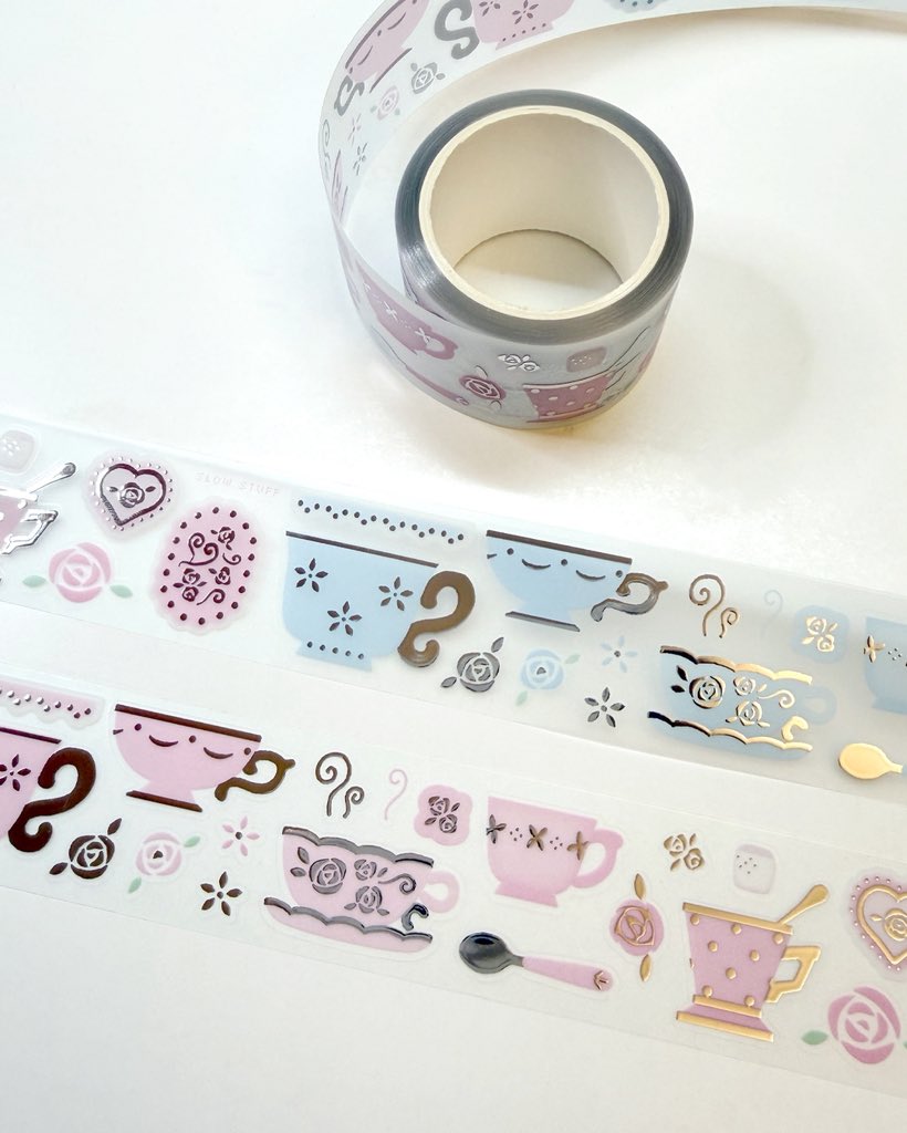 slow_stuff's tweet image. Rose tea🌹roll sticker 
도톰한 은박이 올라간 롤스티커입니다

K-일러스트레이션 페어
D-25 슬로우스터프
2026.01.29(목) - 02.01(일) 
11:00-18:00
코엑스 D hall