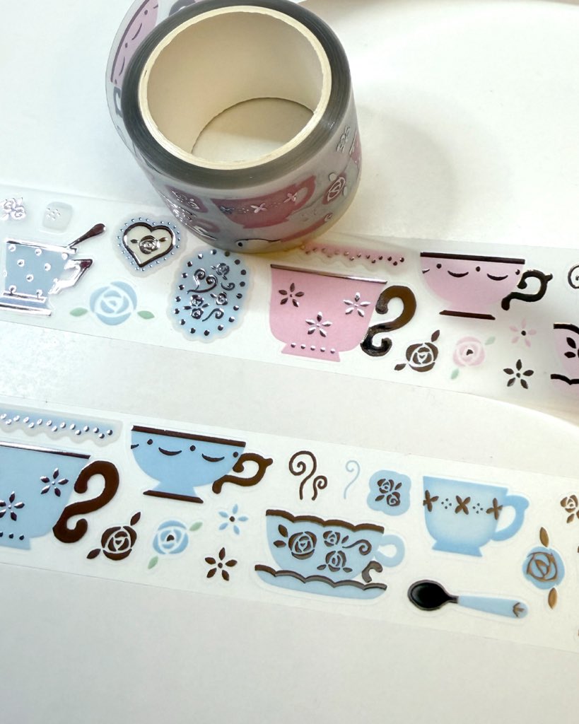 slow_stuff's tweet image. Rose tea🌹roll sticker 
도톰한 은박이 올라간 롤스티커입니다

K-일러스트레이션 페어
D-25 슬로우스터프
2026.01.29(목) - 02.01(일) 
11:00-18:00
코엑스 D hall