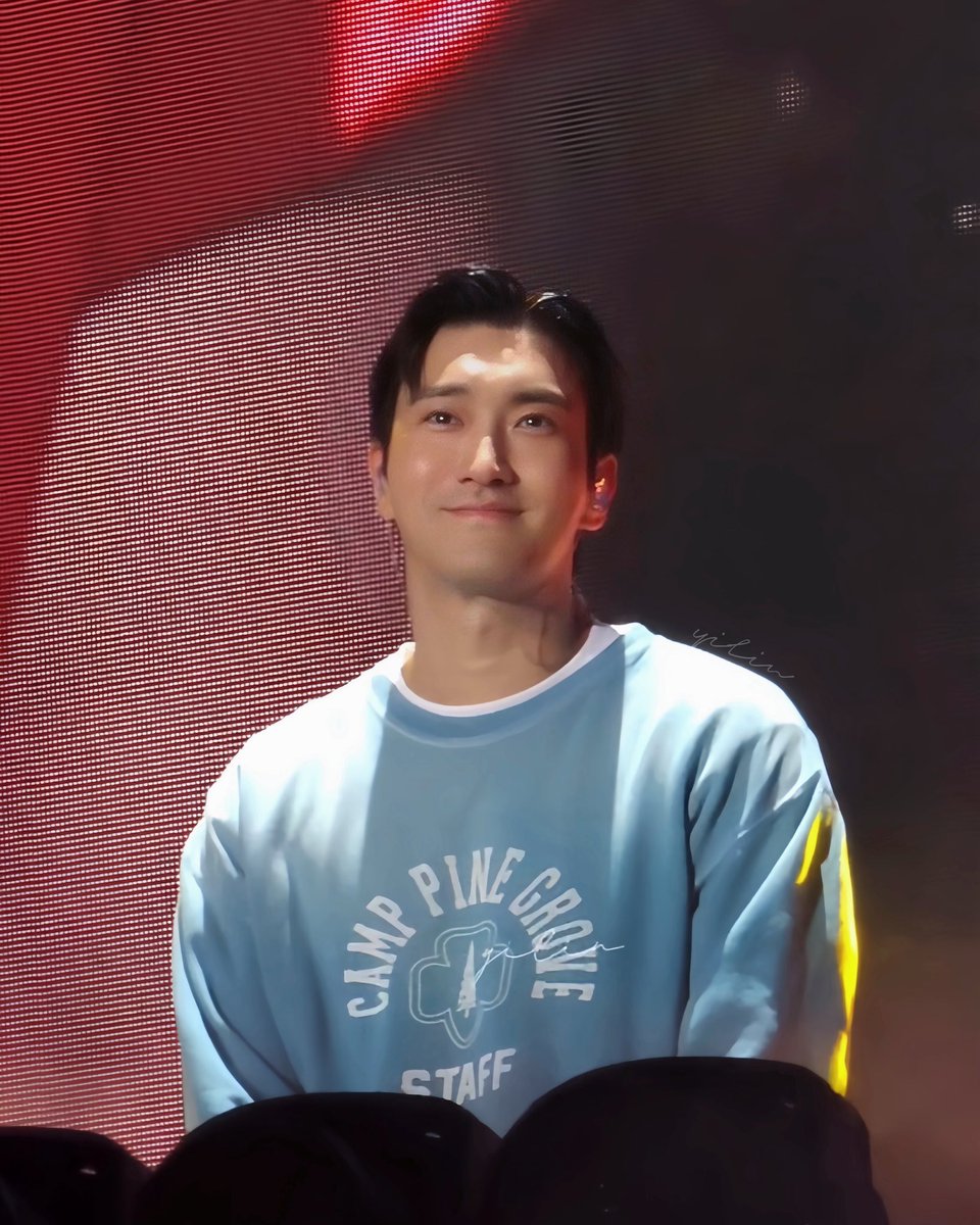 yilin010302's tweet photo. 천사🪽

#SUPERJUNIOR 
#슈퍼주니어
#Siwon #崔始源 #최시원 https://t.co/RQi79MKDAb