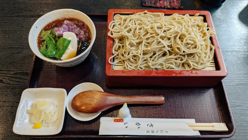 urayan19's tweet image. 今日のランチは揚げなす辛味大根つけ汁せいろ、うまうま😋