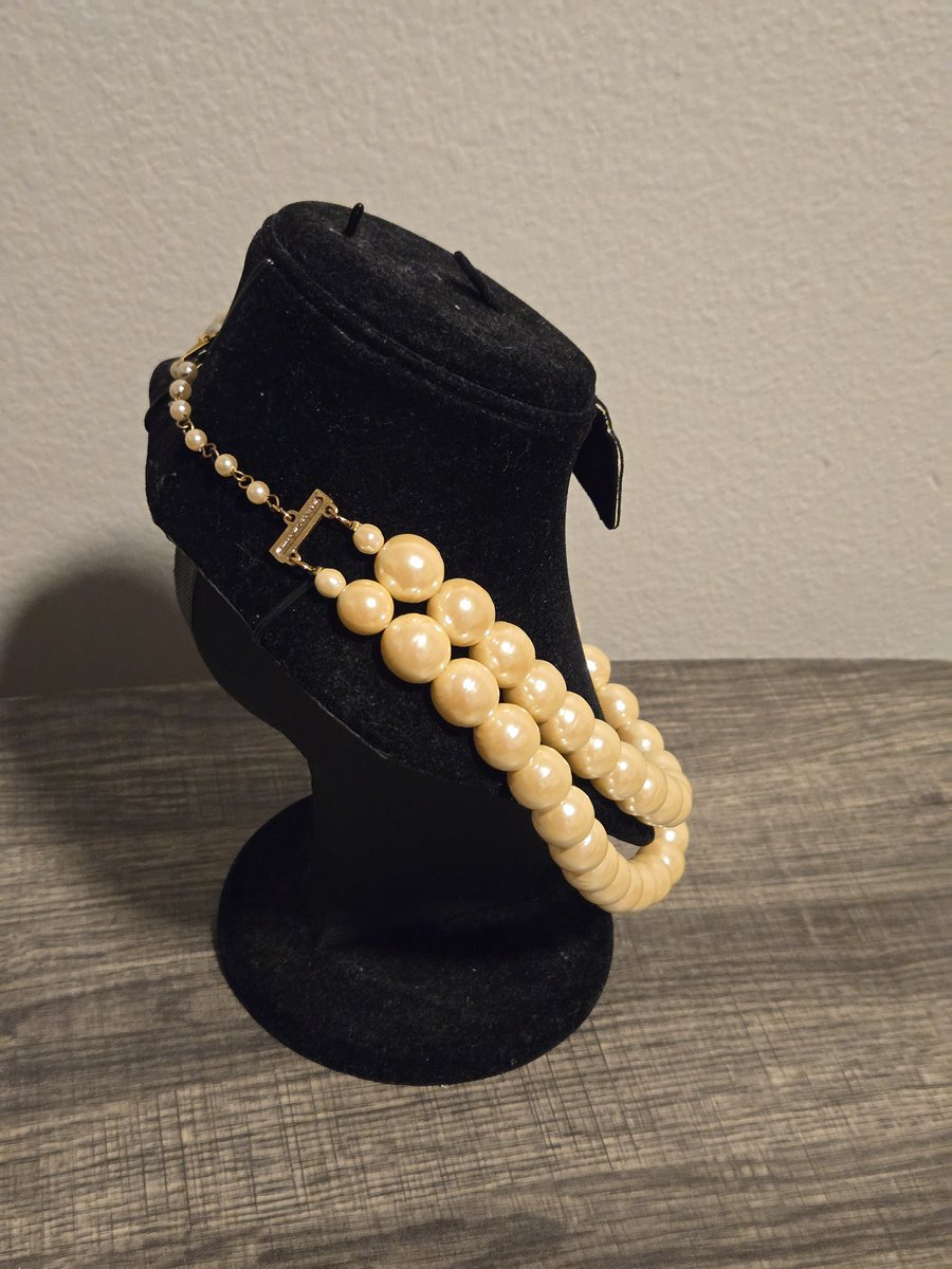 zees_pieces's tweet photo. Vintage Double Strand Glass Pearl Necklace With Gold-toned Clasp, 1950s-1960s
https://t.co/71bKL70Q3D
#vintagejewelry #doublestrand #pearlnecklace #vintage #pearls https://t.co/vfxr2u0Pq1