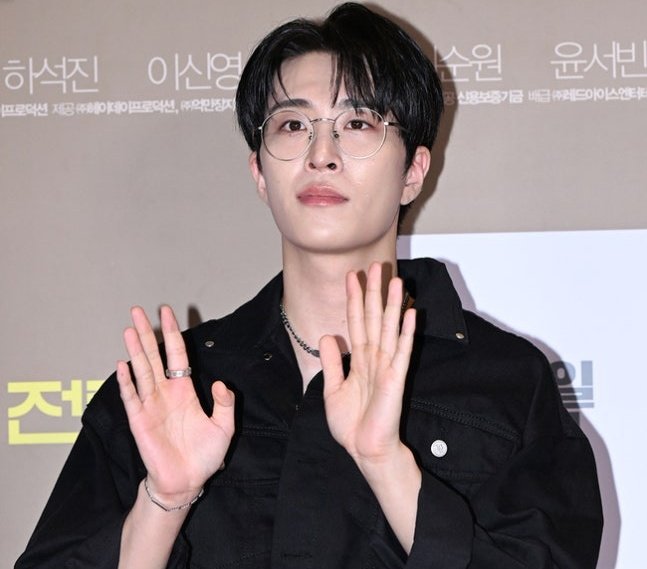 #GOT7 member and musical actor #Youngjae has SUED the production company of the musical "Dream High 2."

According to Youngjae's agency, Andbot Company, on January 25th, Youngjae filed a lawsuit against "Dream High 2" production company, Art One House, this month.

Youngjae