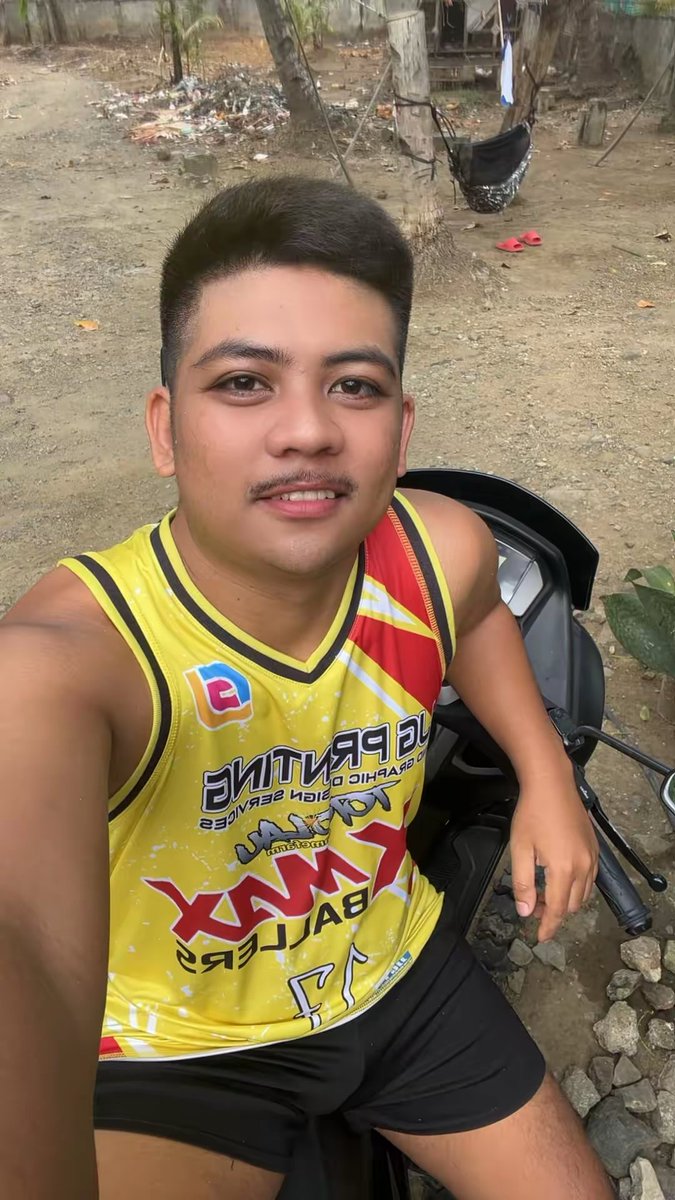 Ice cream tweet media