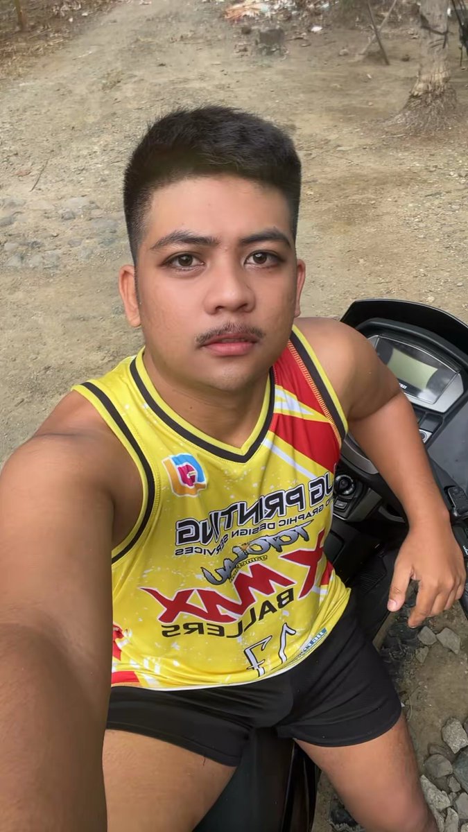 Ice cream tweet media