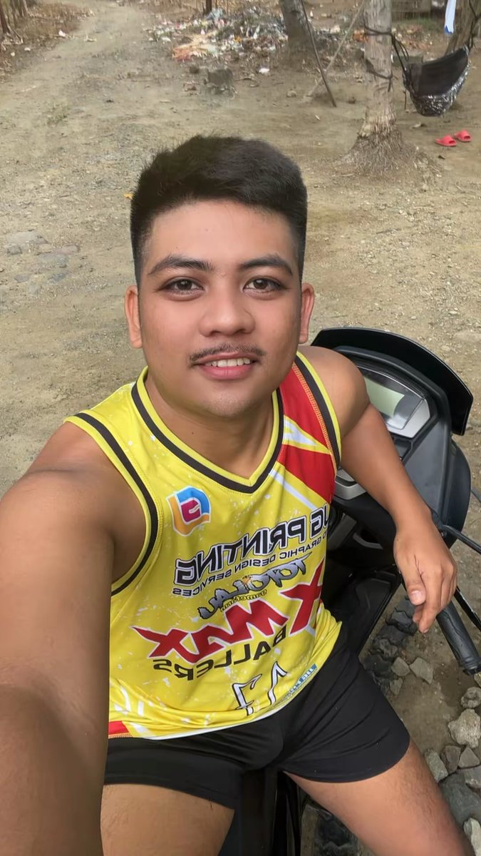 Ice cream tweet media