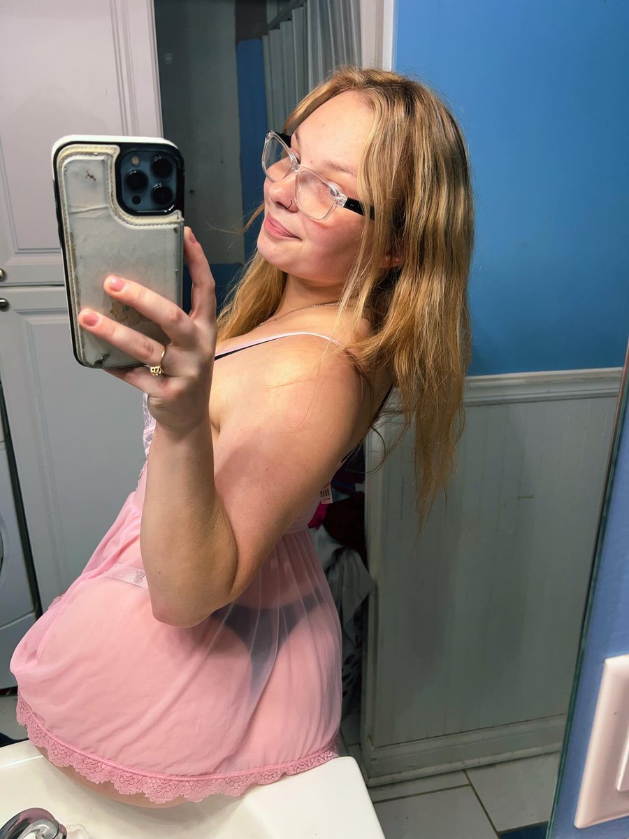 Let's meet and fuck tweet media