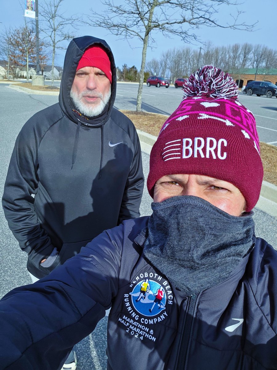 runSue19's tweet photo. Frozen face from running in feels like 5 temps! Will it snow? Not sure, but it sure is cold!!! #loveyourrun #alwaystraining #madein81 #winterruns https://t.co/RT5DOEfXI0