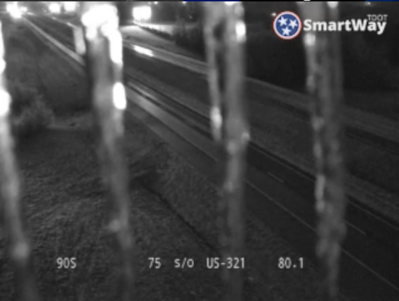 netnwx's tweet photo. These ice accumulations are starting to get too much for my liking. Currently have 0.20 near Gatlinburg, Athens, etc., and this will continue into the early morning. Currently 588 without power in Roane County. https://t.co/Ueaf4qmYdj