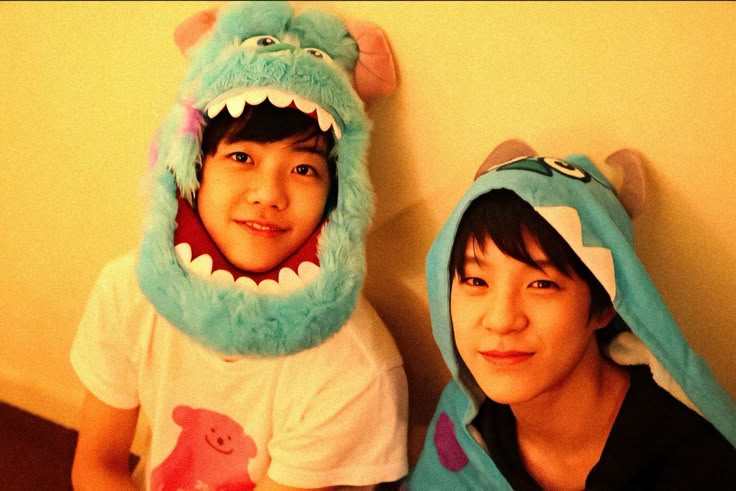 omegajaem's tweet image. haters making fun of jeno and jaemin’s visuals when they literally look exactly like their younger selves