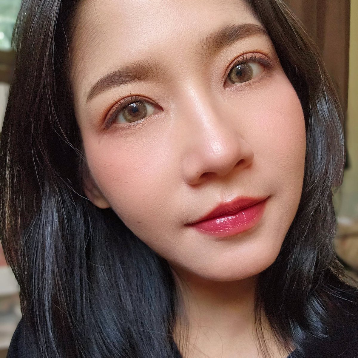 ลิควิดบลัช DAZZLE ME น้อนจิ๋วแต่แจ๋ว พิกเม้นต์สีชัดมาก เกลี่ยง่าย ไม่เป็นคราบเลย  ใช้แปรงใช้มือได้หมด อันนี้บอกไว้ก่อนเลยนะ ว่าติดโคตรทน ทนแบบแก้มแดงยันเที่ยงคืนมีอยู่จริง แต่งตอนไปตี้มาแล้ว🤭
ชอบสี 05 ที่สุด ชมพูอมแดงตุ่นๆนัวๆ
#dazzlemeth #Dazzlemeliquidblush