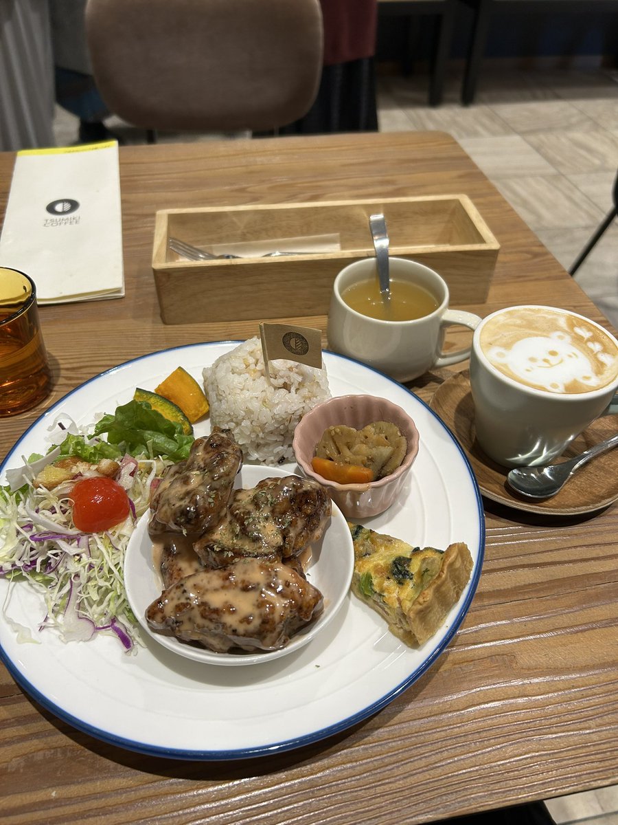 本日(1月25日(日))
門真市民文化会館　ルミエールホール
小ホールにて
「夕波の会 おさらい会」
午後1時開演！

司会をさせていただきます

お近くの方はお越しくださいね

只今ランチで燃料補給しました😋

#夕波の会
#ルミエールホール