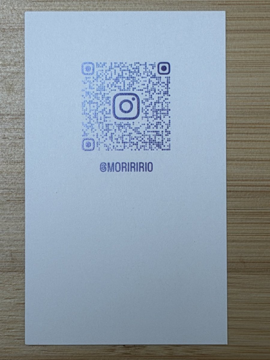 イロリムラへお越しいただきましたら、私どものような絵の展示だけでなく、いろいろな展示に触れることができます。私自身、隣の部屋の「暮らすメイト」展で、Ririさん作の素敵なカップを購入させていただきました。