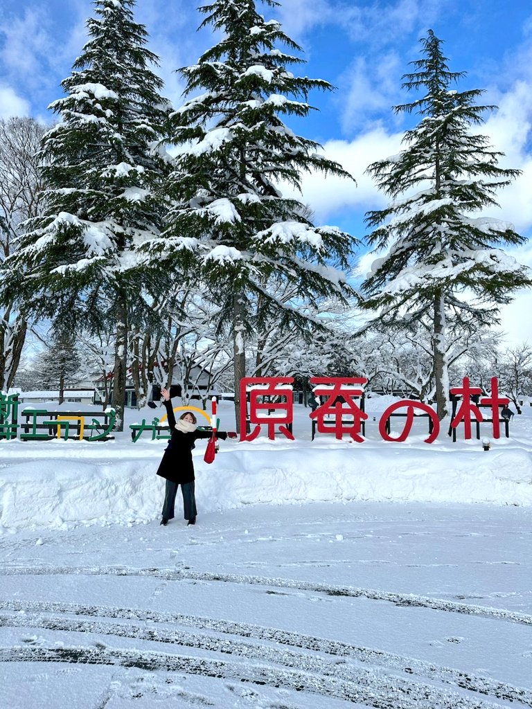 【シアター★6の愉快な遠征】

新庄遠征2日目！
あっという間に千穐楽です！

エコロジーガーデンは一面銀世界❄
素敵な会場からお届けするイザベラ=バードの物語、どうぞお楽しみに！

#演劇 #秋田 #大館 #山形