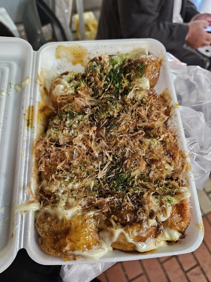 도쿄 길거리에서 사먹은 타코야끼가 내 인생 최고였음 얼렁 가고싶다