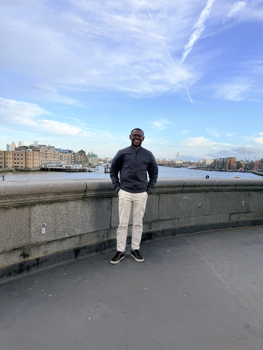 davidjncharles's tweet photo. Enjoying the view at the iconic Tower Bridge, London 🌉 https://t.co/x9LM8dh7pZ