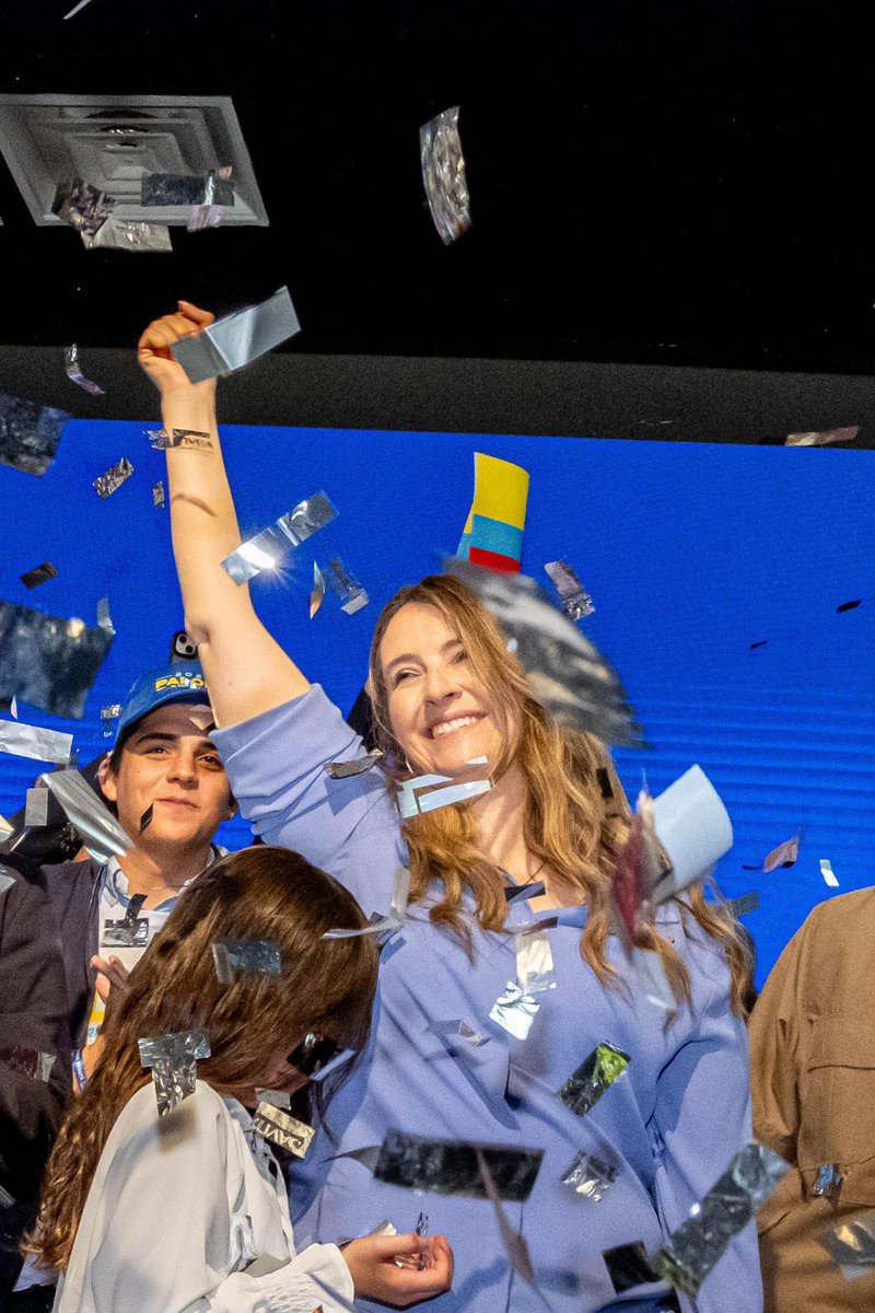 Paloma Valencia PRESIDENTE

ORDEN

FIRMEZA

CORAZÓN