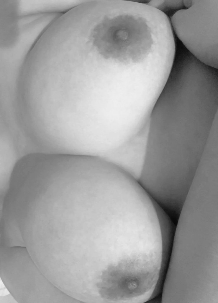 xoxoxo_xo tweet media