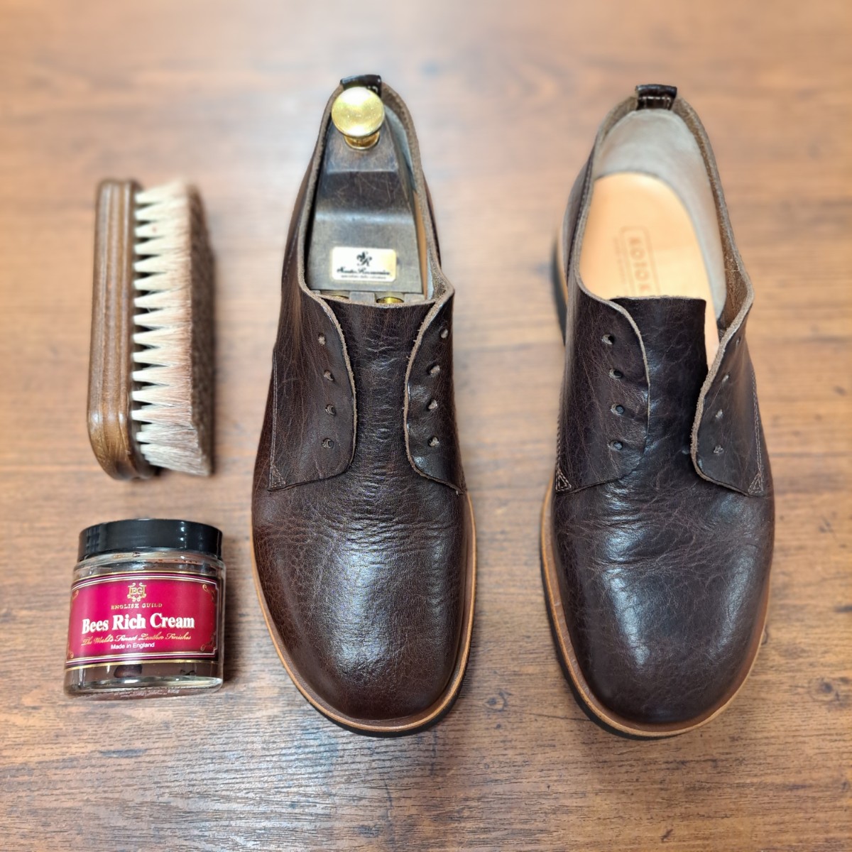 KOTOKAのお手入れ】 たつの蝋引きレザーは、蝋分が良く染み込んでいる