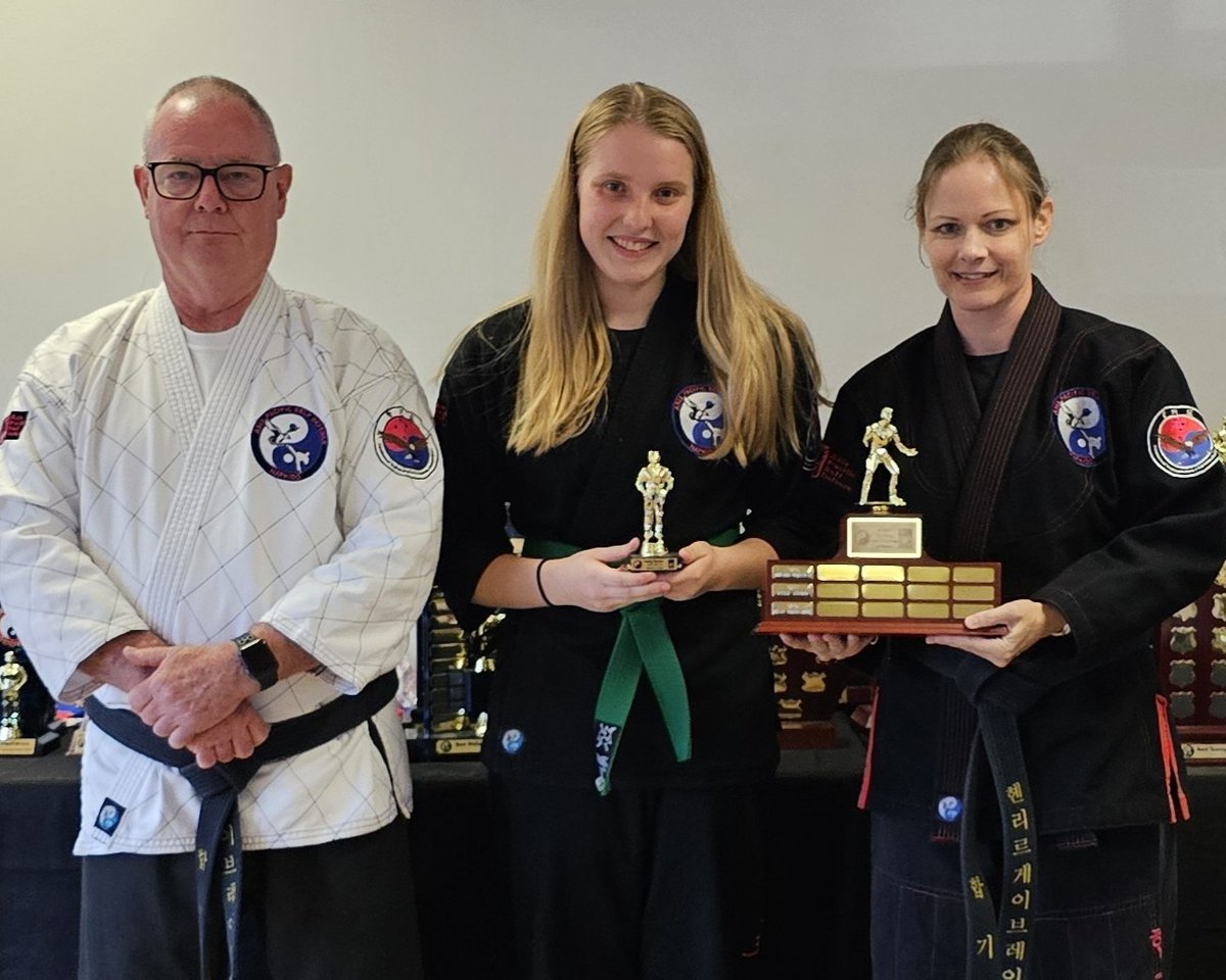 asiapacificself's tweet photo. Not only did Ruby win the 'Best grading to KEF-IC Alpha in 2025', she also won the 'Best KEF-IC Bravo in 2025'. Congratulations Ruby!!!! Fantastic job!!!
#combativemindset #combativefemales #kefic #centenarytrophies #awards #kineticfighting https://t.co/uOl7NbvBTe