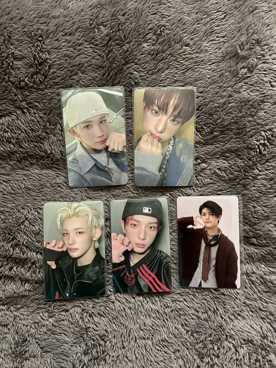 ของมาถึงสักพักแล้วค่ะแต่ไม่ว่างมารีวิวเลย🥹 กดให้อย่างรวดเร็วเหมือนเดิม แกะออกมาคือฟินมาก การ์ดเซ็ทนี้คือดีมากเลยค่ะ✨💕 #รีวิวให้อุสะจัง