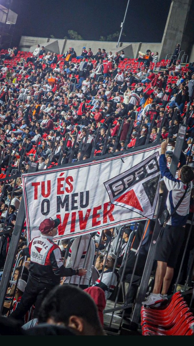 Que um dia esse clube volte pro lugar de onde nunca deveria ter saído: o topo.

Apesar de tudo, sempre contigo.

96 anos do maior clube do país.