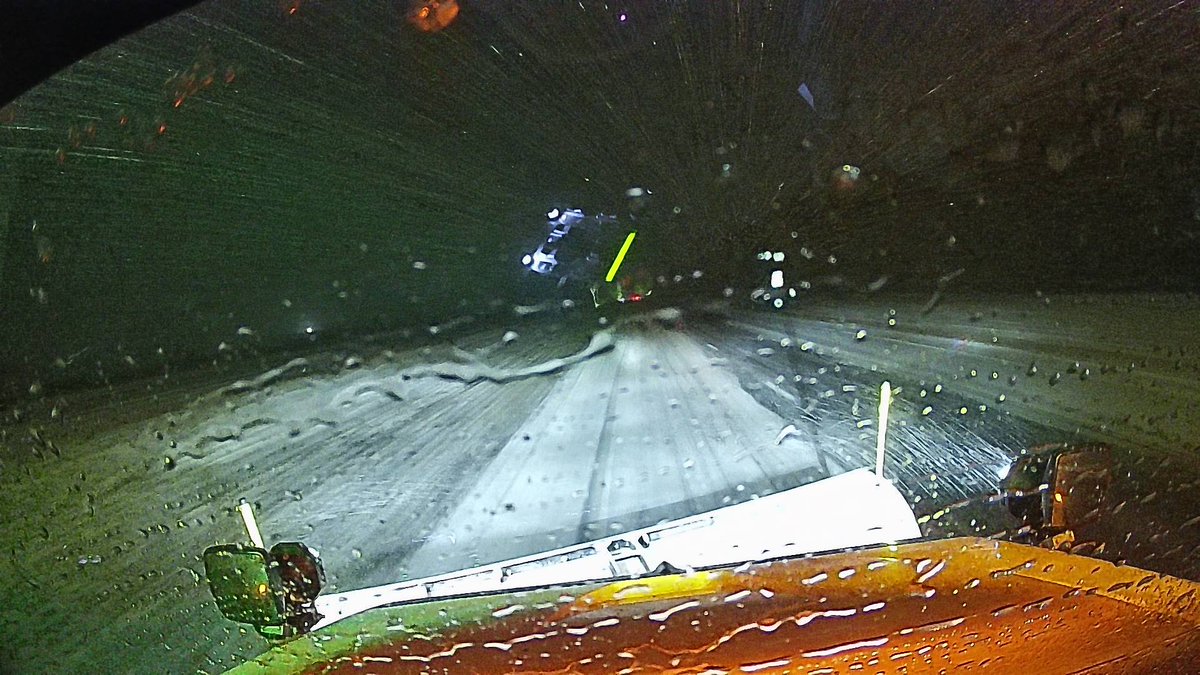 10:55PM: The difference between I-70 in Columbus and I-70 west of Dayton from two of the nearly 1,030 crews out, statewide. Travel conditions will continue to deteriorate. If you can stay home, please do. If you must travel know that it will take significantly longer. #ODOTwinter