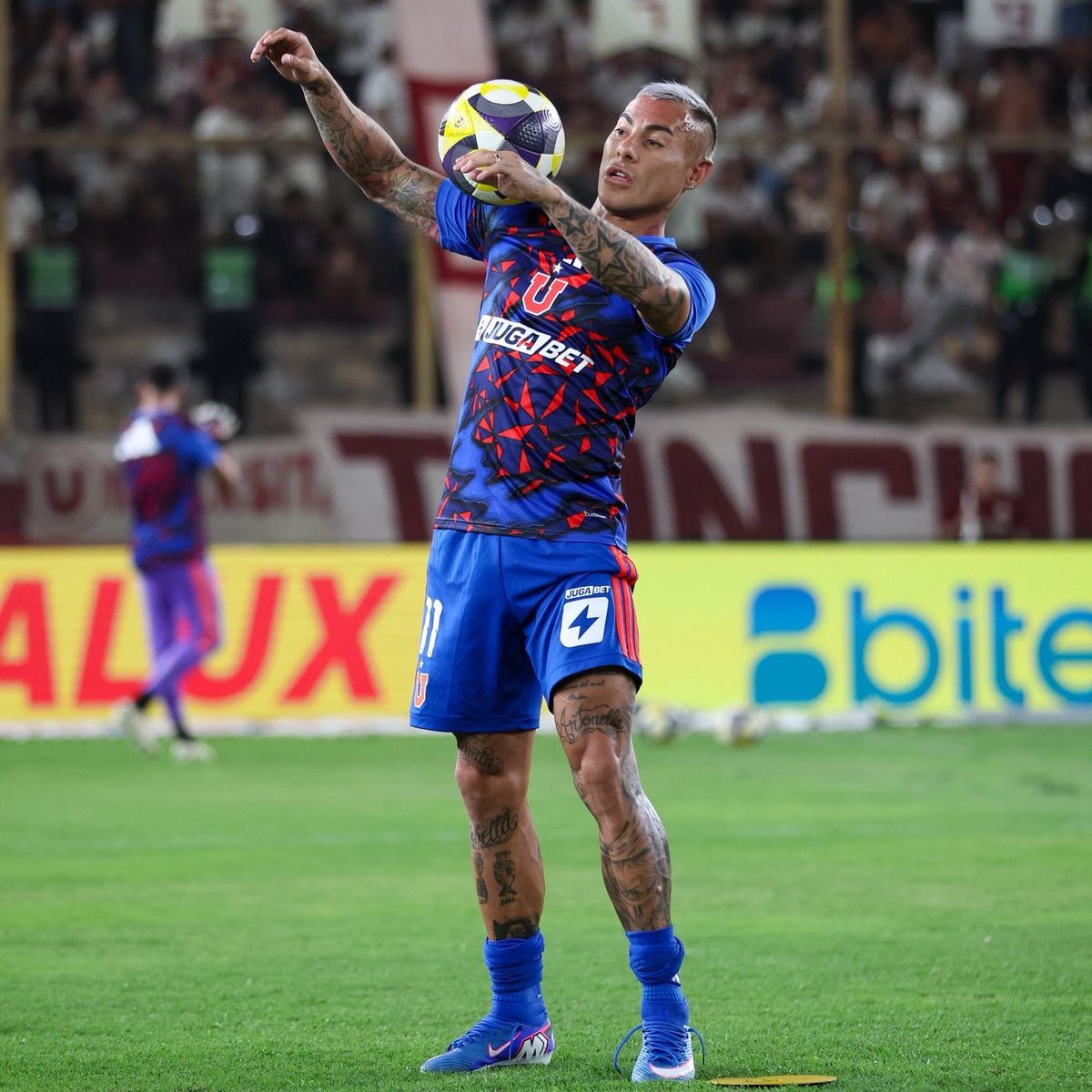 UCHMedia's tweet photo. EV11 

#VamosLaU https://t.co/hbSxjsnnxM
