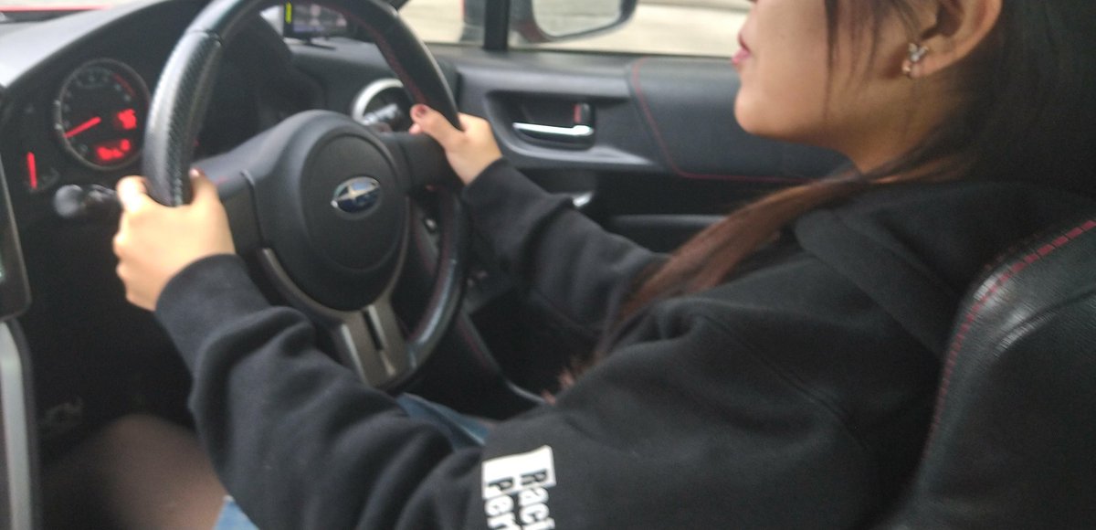 今日はラジ活！！♥
RD持って新年一発目のMSTいくよー！🏁

#ヨコモ女子