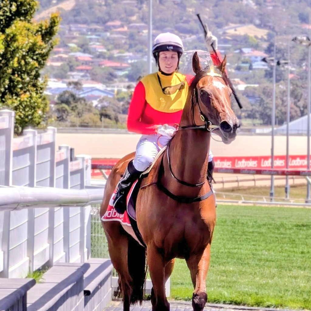 TrinderAdam's tweet image. A winner to start the day with Lady Galadriel (4m Needs Further x Miss Joolia) saluting in the 1200m C4 in Hobart!

Congrats to owner/breeder Rob Schaeche and connections on Poppit's 3rd win at start 7, with her earnings going past $100k! Thanks @Ericabyrne_1 for another winner!