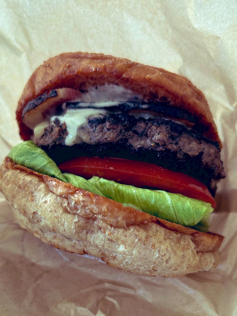 yukitty216415's tweet image. 今日のランチ🍔

常陸牛めちゃうま😋🍔

#BORDERTOWN