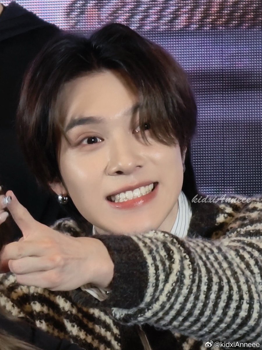 lkundery's tweet image. :(((( i love him so much it hurts