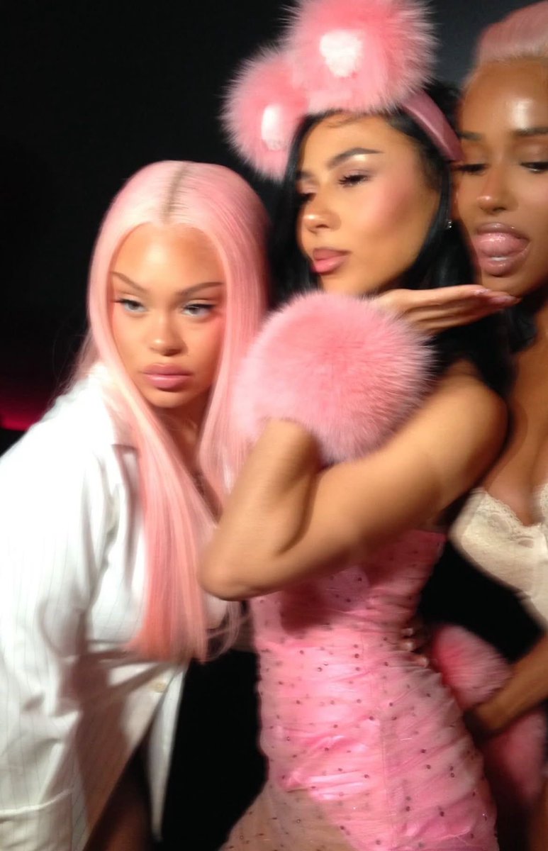 phase ❤︎ (@phasediary) on Twitter photo 