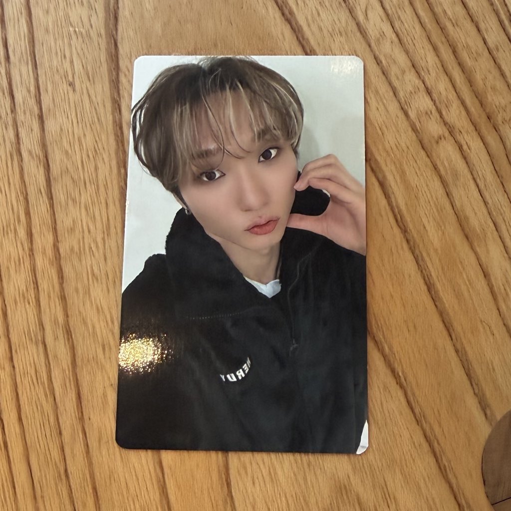 하나 tweet media